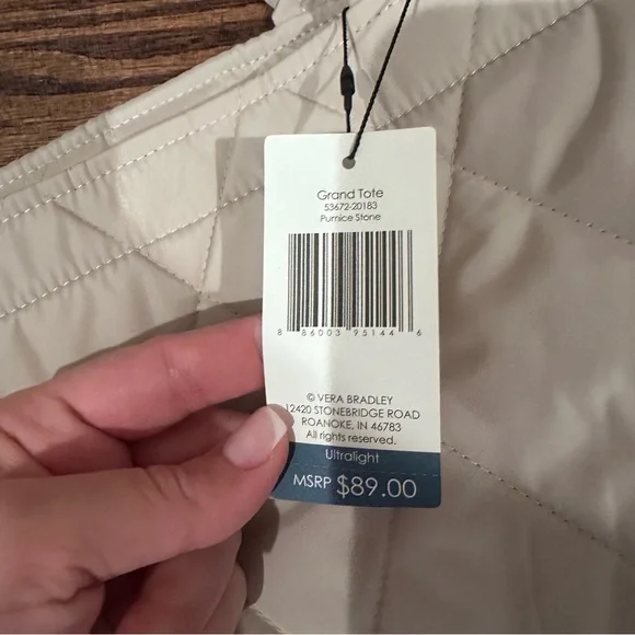 Vera Bradley Outlet Grand Tote NWT - Picture 4 of 5